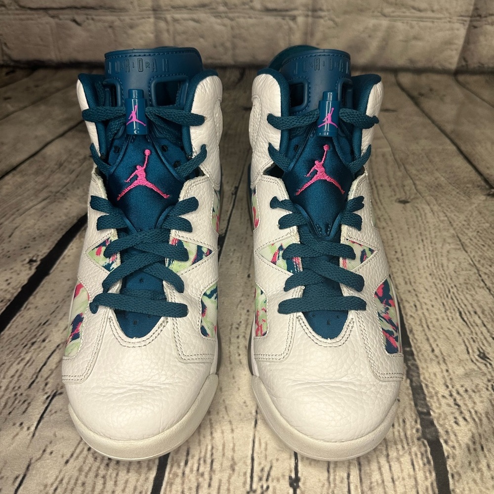 Nike Air Jordan 6 Retro GS Green Abyss Size 6 Youth/7.5 women Pink White
